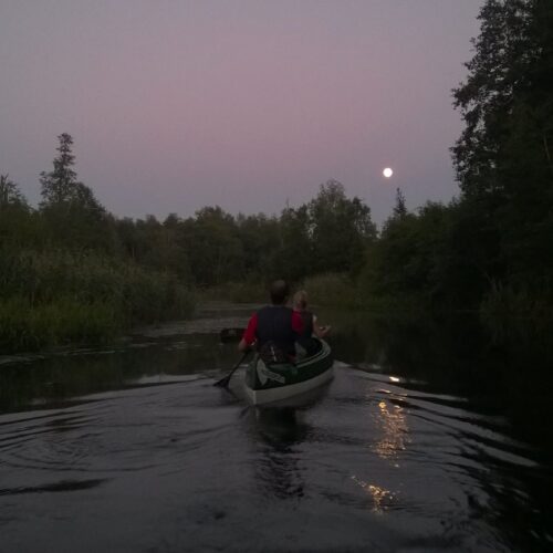kanuumatk öösel - Matkapesa